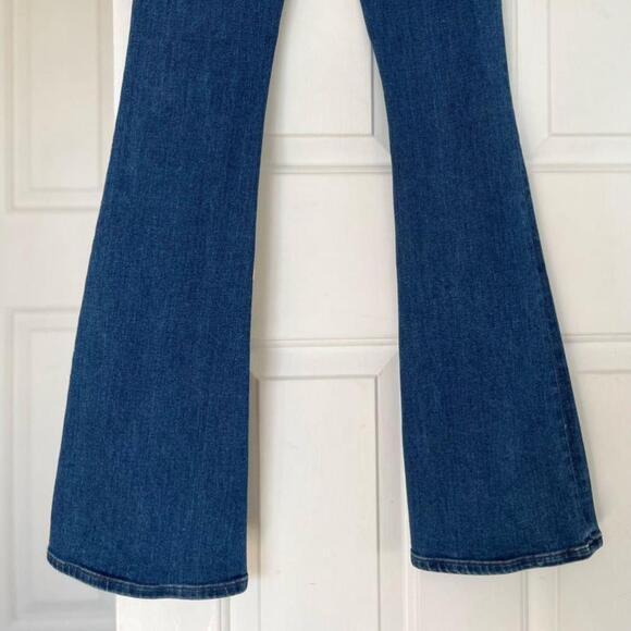 Veronica Beard Giselle Flare Extra! High Rise Jean 23/000 Washed Oxford - Picture 6 of 15